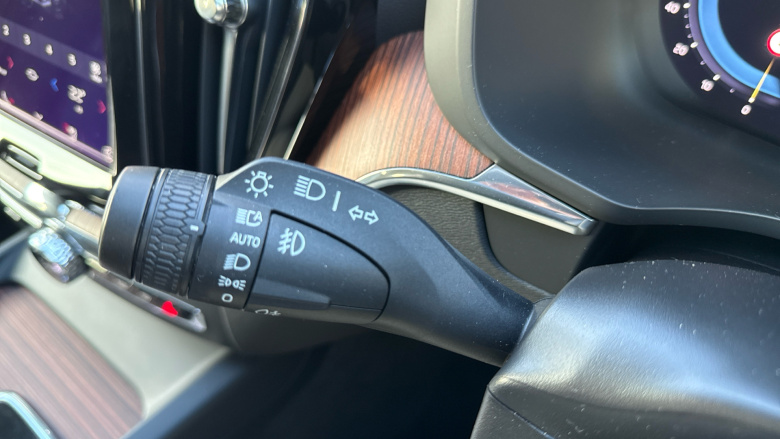 Volvo XC60 2.0 T8 [455] RC PHEV Ultimate Dark 5dr AWD Gtron Estate